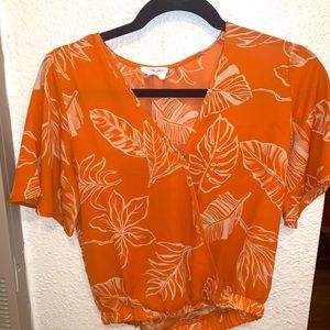 Light weight orange crop top w/snap